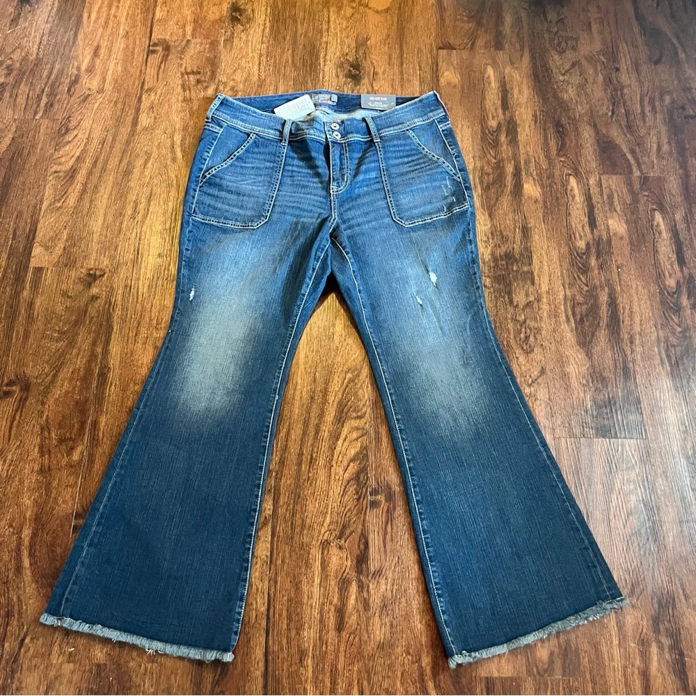 NWT Torrid Mis Rise Flare - Size 16 Short